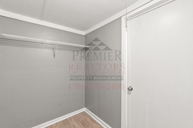 Building Photo - 617 32nd St