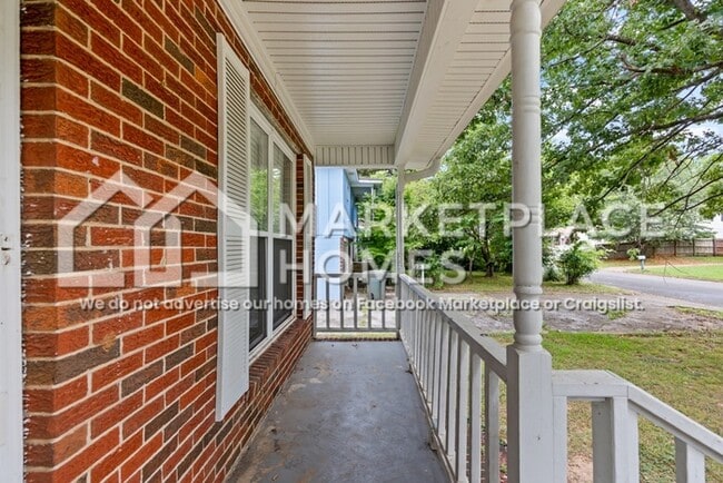 Building Photo - 4028 Sewall Dr SW