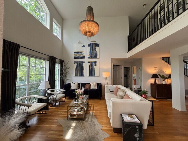 Building Photo - Luxury Home with incredible views in Minsh...