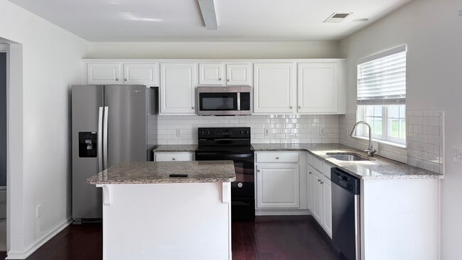 Building Photo - 6816 Southbrook Dr
