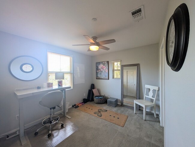 Building Photo - Stunning Modern End Unit Tri Level Condo i...