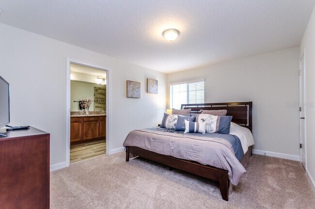 Building Photo - 9047 Dogleg Dr
