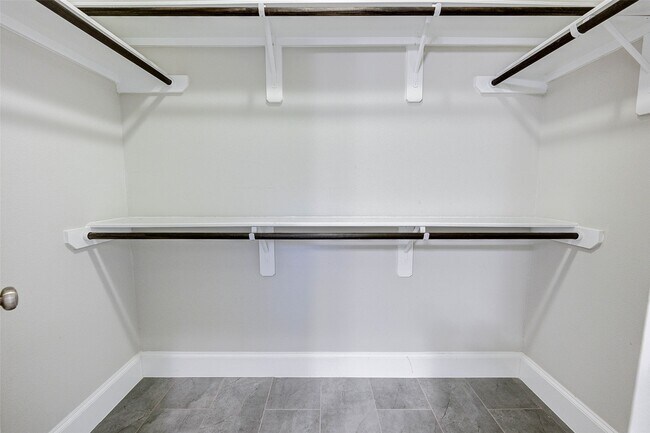 Building Photo - 253 W 27th St