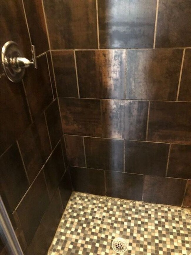 Building Photo - Urban Lofts unit! - PRE-LEASE FOR AUGUST 2026