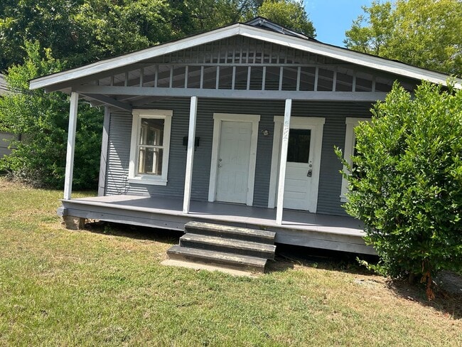 Primary Photo - 2520 Emery St
