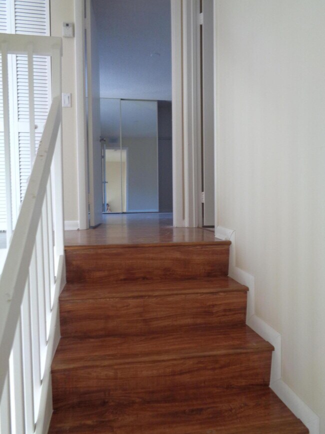 Building Photo - 505 5th Way