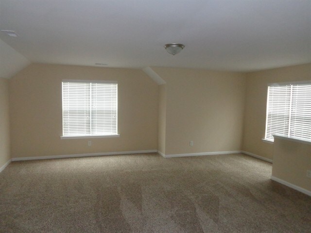 Building Photo - 2545 Thomasson Place Cir