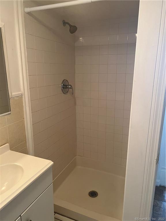 Building Photo - 111 Oneco Ave