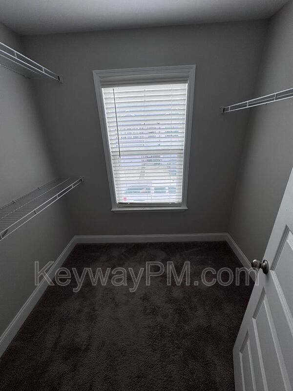 Building Photo - 334 Sumac Trail