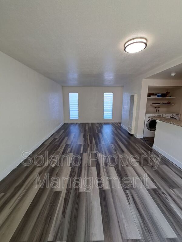 Building Photo - 145 Del Rey Ct
