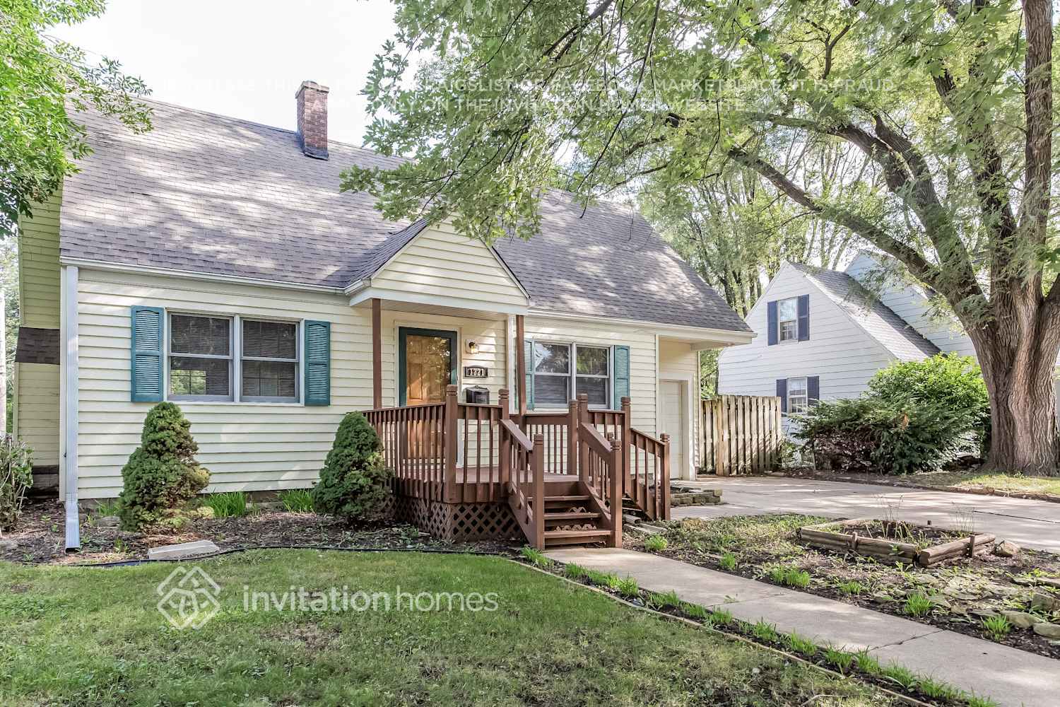 Building Photo - 1221 Oneida St