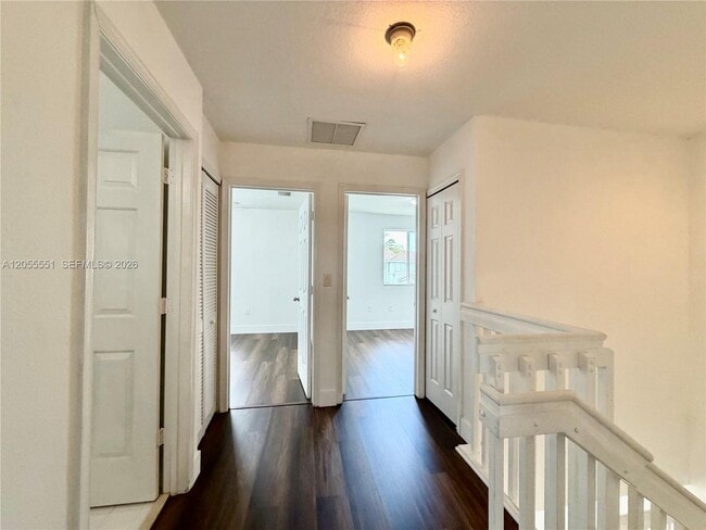 Building Photo - 1475 SE 24th Ct