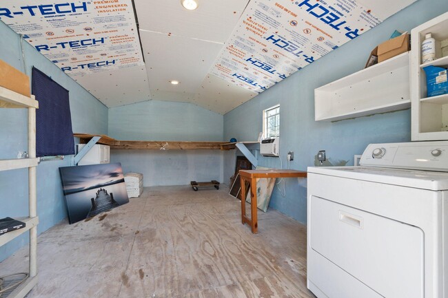 Building Photo - 5203 S Indian River Dr