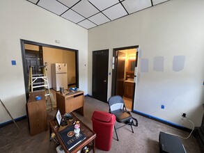 Building Photo - 153 Main St