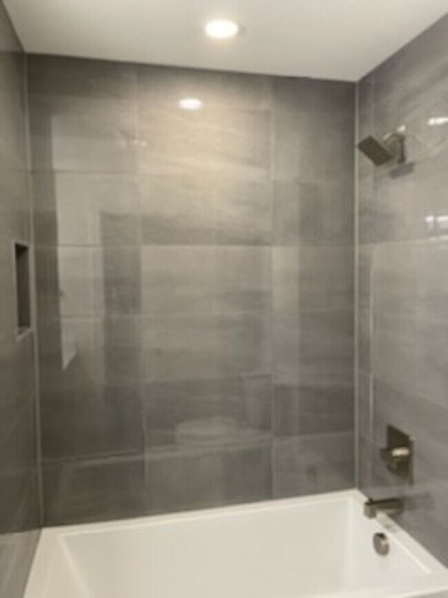 Building Photo - Brand New Luxury Construction with a River View!