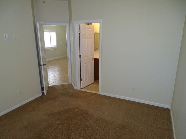Building Photo - 3 bedroom home in SOUTH SUMMERLIN