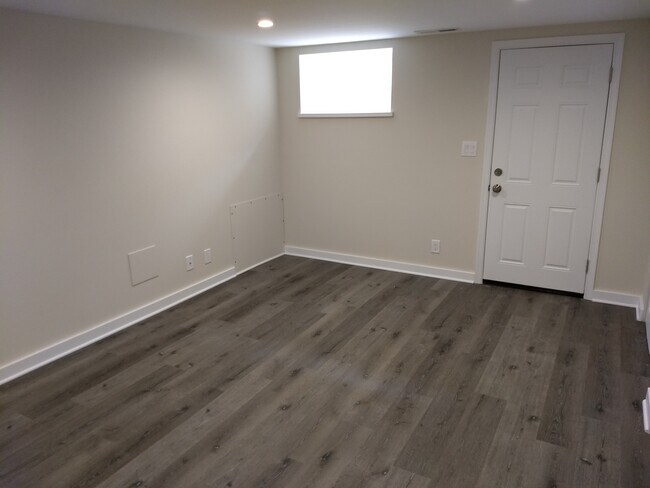 Building Photo - 5836 Alter St