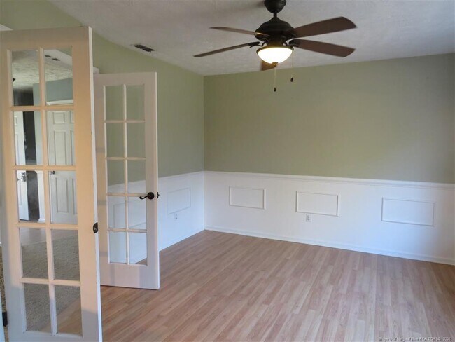 Building Photo - 5660 Bauer St