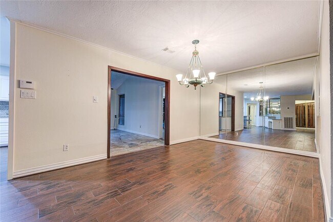 Building Photo - 10850 Kirktown Dr
