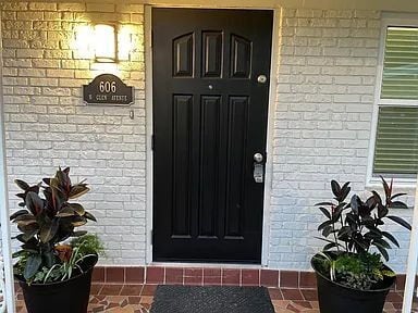 Building Photo - Fully renovated 3 bedrooms with 2 full baths single-family home in Oakford Park, a few minutes wa...