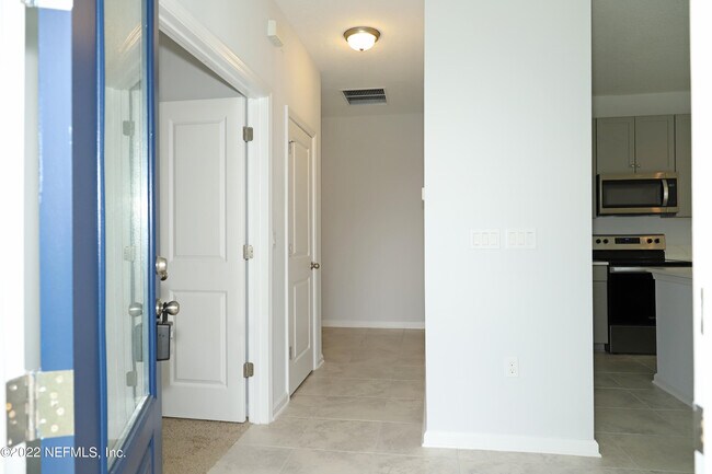 Building Photo - 220 Modesto Dr