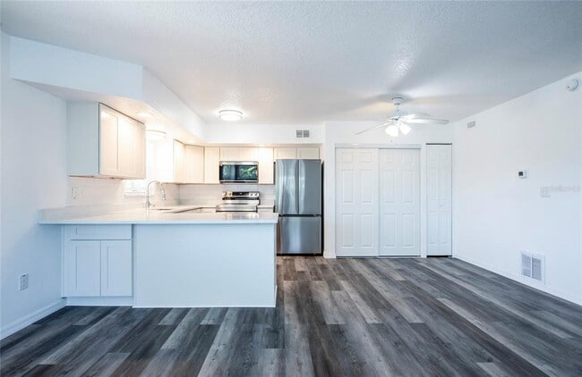 Building Photo - 717 E Gulf Blvd