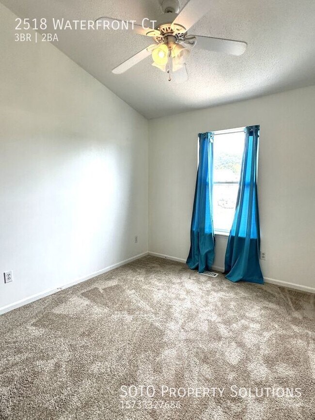 Building Photo - Lovely  3 bedroom, 2 bathroom home located...