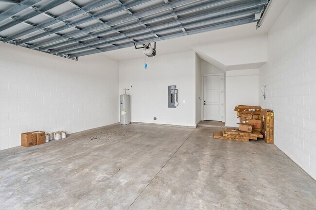 Building Photo - New Construction Townhome For Lease downtown Tampa, Ybor City, Gas Worx