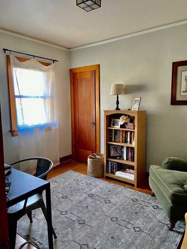 Building Photo - Charming 3 Bed, 2 Bath Craftsman in Missoula’s Coveted University Area