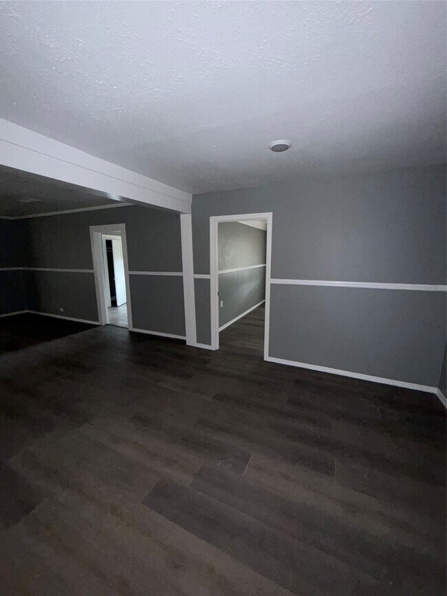 Building Photo - 1300 N 8th St