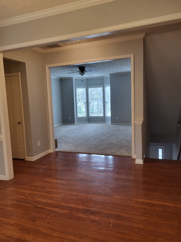 Building Photo - 607 Pecan Knoll Dr