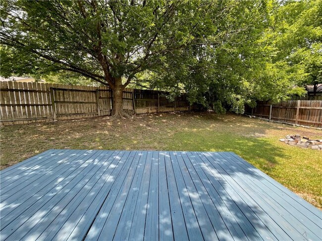 Building Photo - 7712 Elderberry Dr