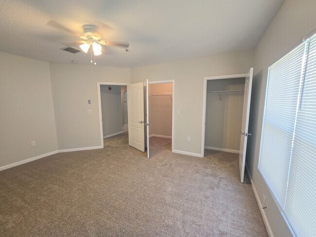 Building Photo - 1 bedroom condo in a resort like community