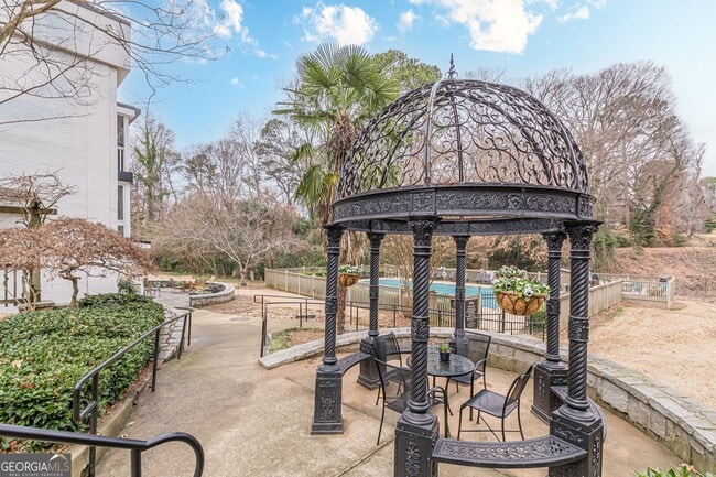 Building Photo - 1445 Monroe Dr NE