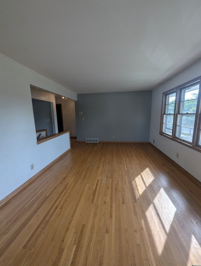 Living room 12x18 - 4553 Cedar Ave S