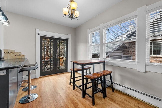 Building Photo - Gorgeous Washington Park Bungalow!