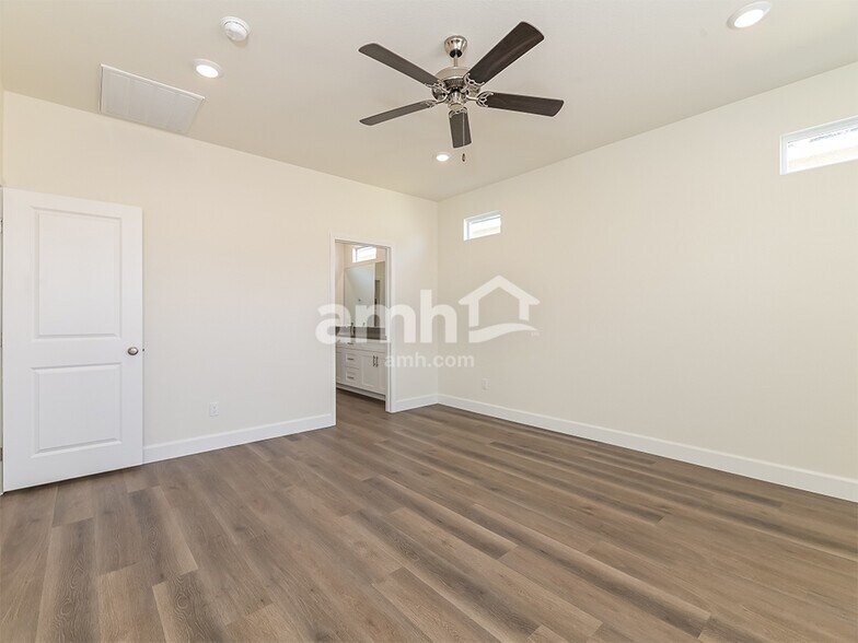 Building Photo - 20177 W Thomas Rd