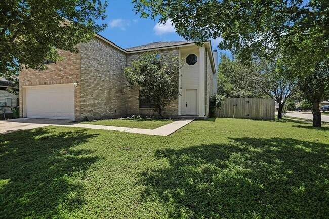 Building Photo - 1201 Pike Path