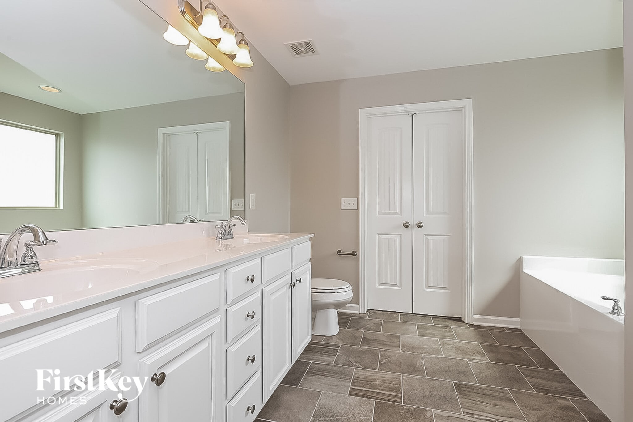 Building Photo - 3241 Mapleside Ln