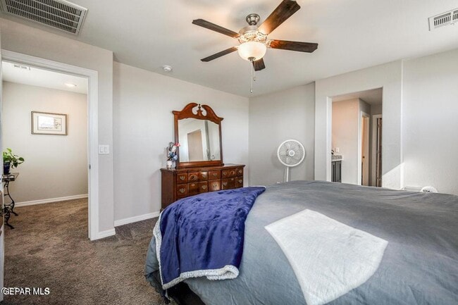 Building Photo - 4812 Marisabel Azcarate St