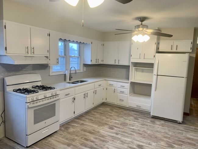 Building Photo - 642 Beechmont Ave