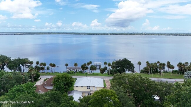 Building Photo - 1613 Indian River Dr