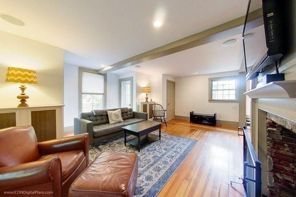 Building Photo - 300 Broadway