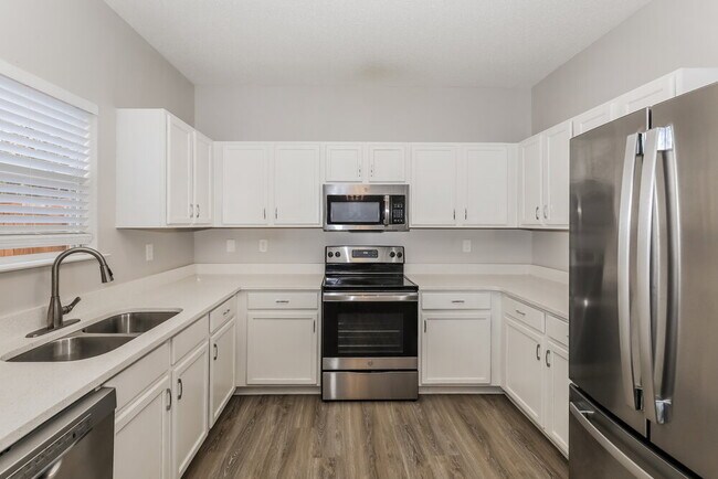 Building Photo - 1618 Thornwick Trace