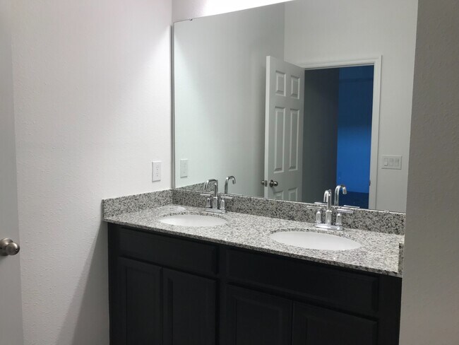 Building Photo - 3 bedroom Watermark  Winter Garden Townhouse for rent