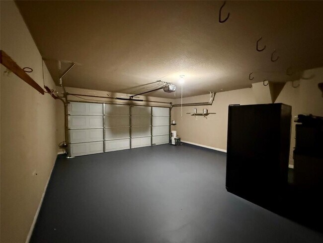 Building Photo - 186 Fresno Springs