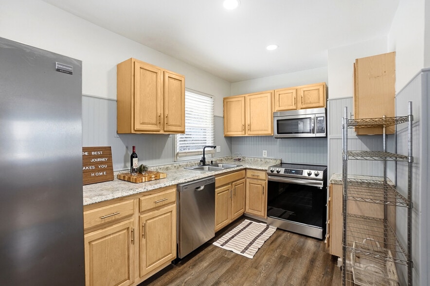 Building Photo - 1120 Piedmont Rd