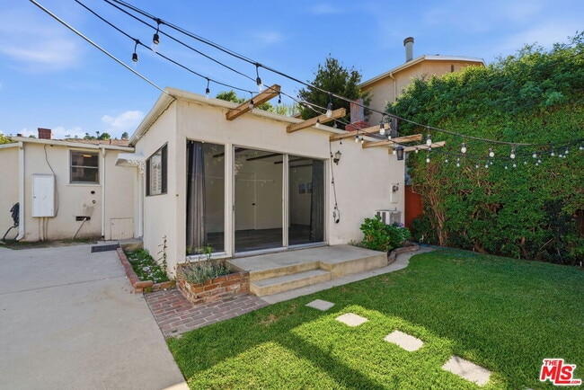 Building Photo - 14529 Greenleaf St