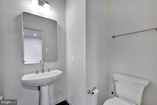 Building Photo - 14203 Plum Run Way