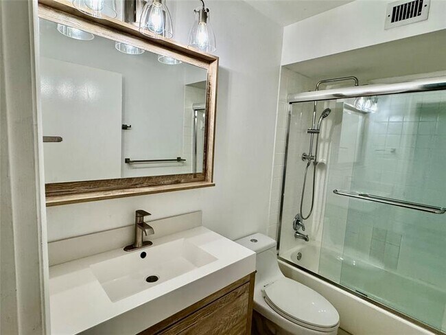 Building Photo - 5357 Buckhead Cir